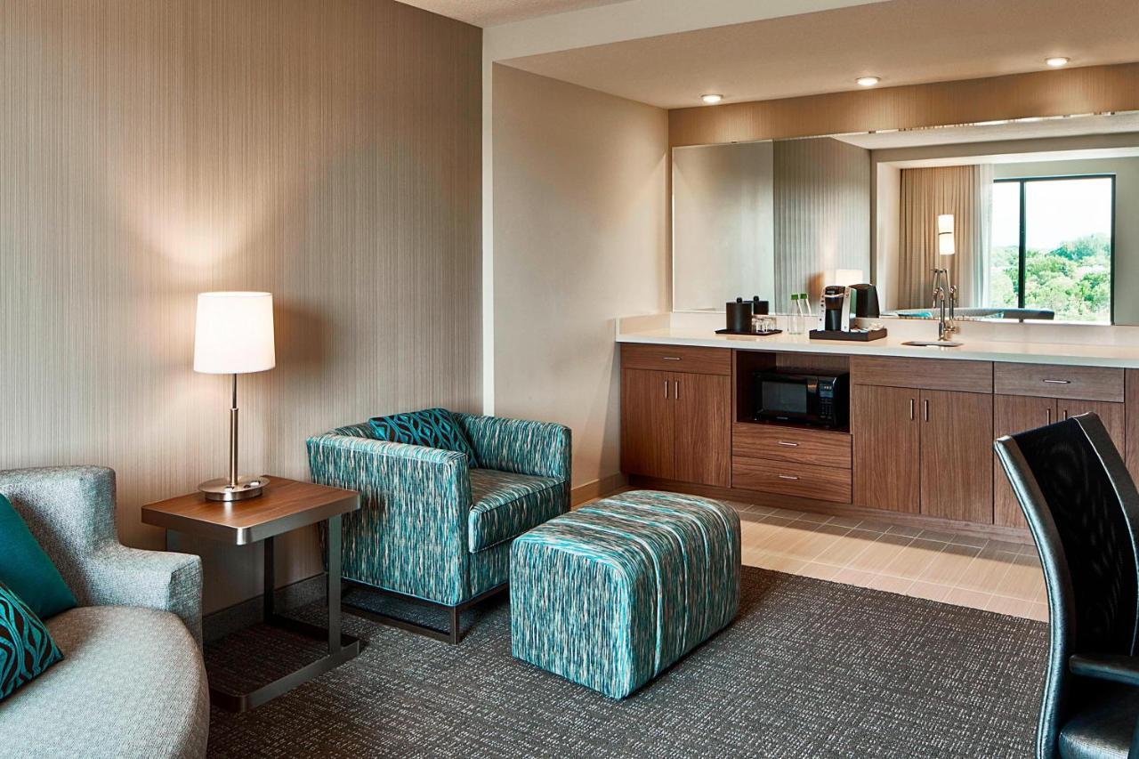Courtyard By Marriott Minneapolis West Сейнт Луис Парк Екстериор снимка