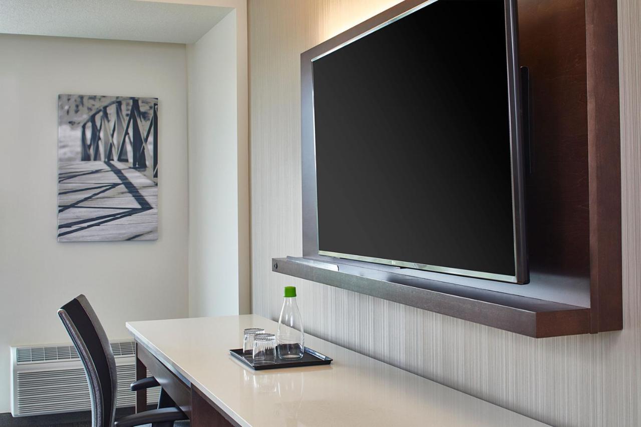 Courtyard By Marriott Minneapolis West Сейнт Луис Парк Екстериор снимка