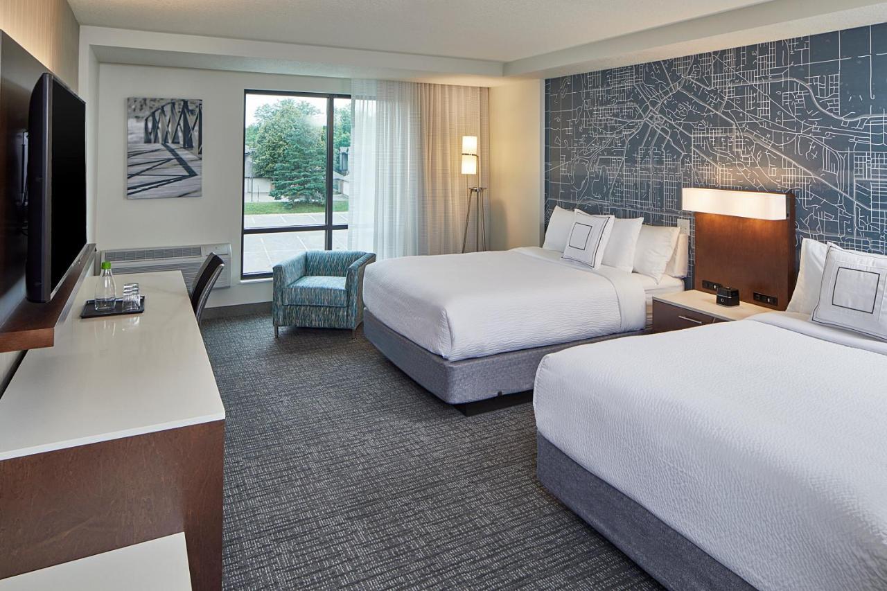 Courtyard By Marriott Minneapolis West Сейнт Луис Парк Екстериор снимка