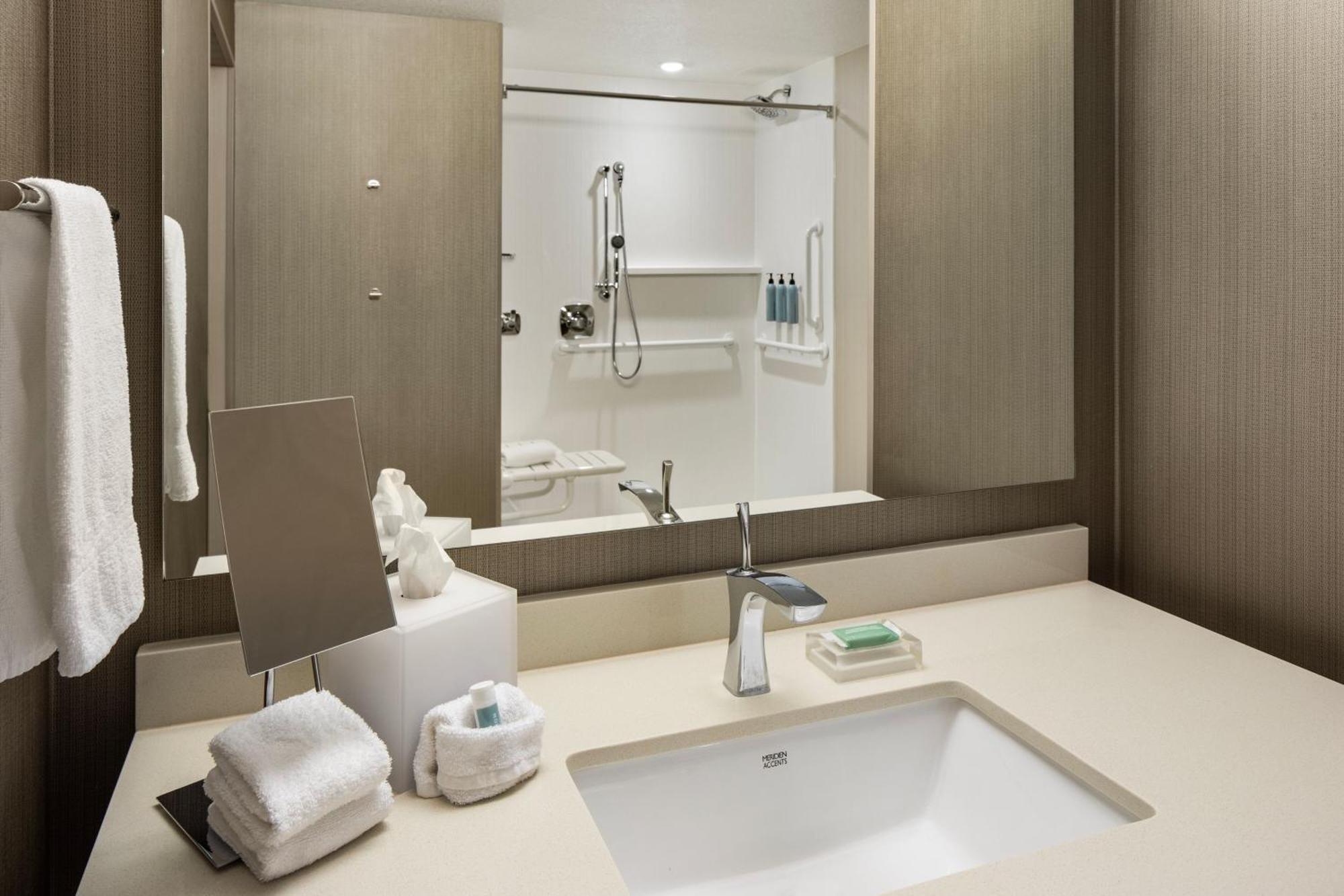 Courtyard By Marriott Minneapolis West Сейнт Луис Парк Екстериор снимка