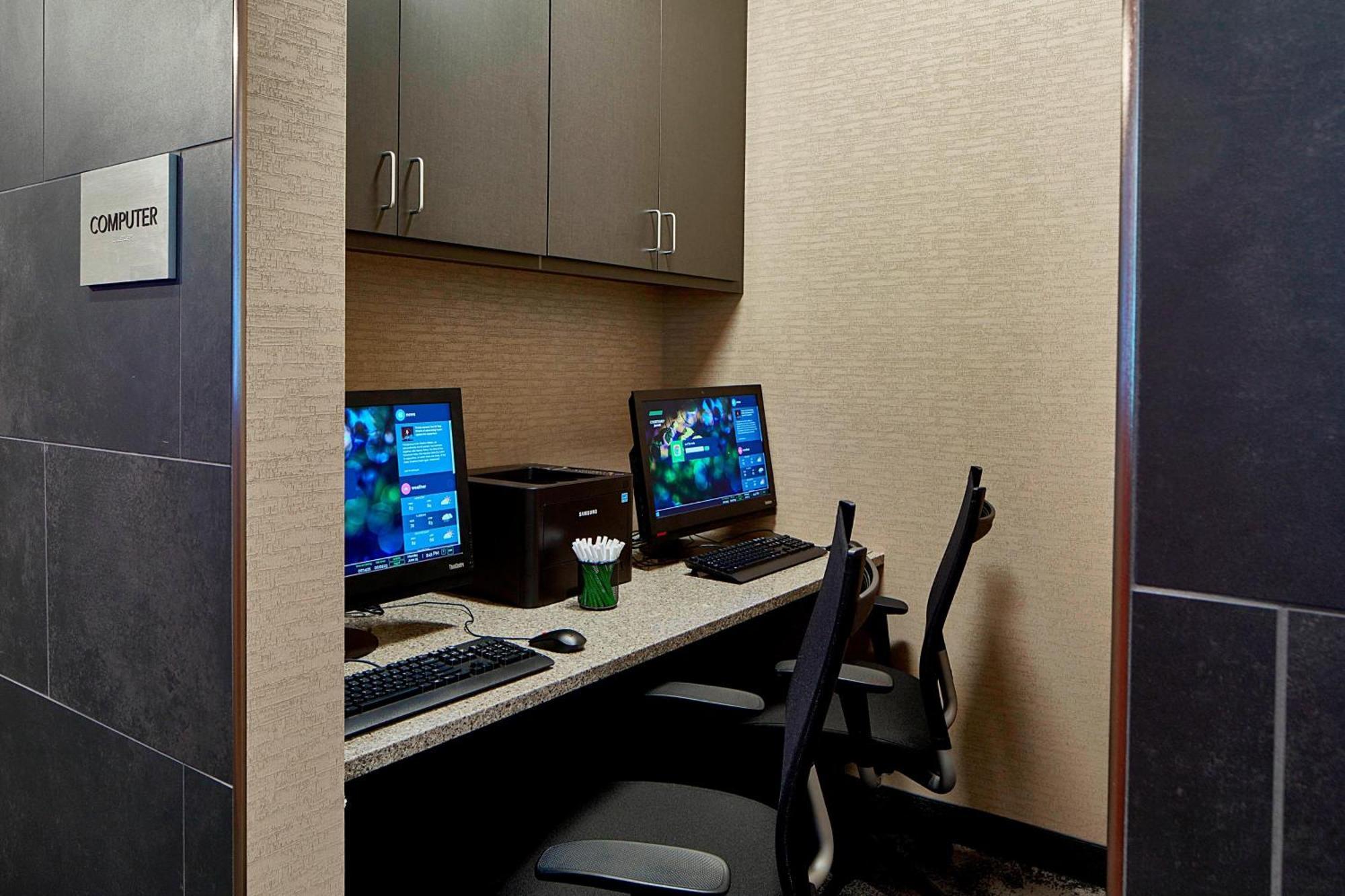 Courtyard By Marriott Minneapolis West Сейнт Луис Парк Екстериор снимка