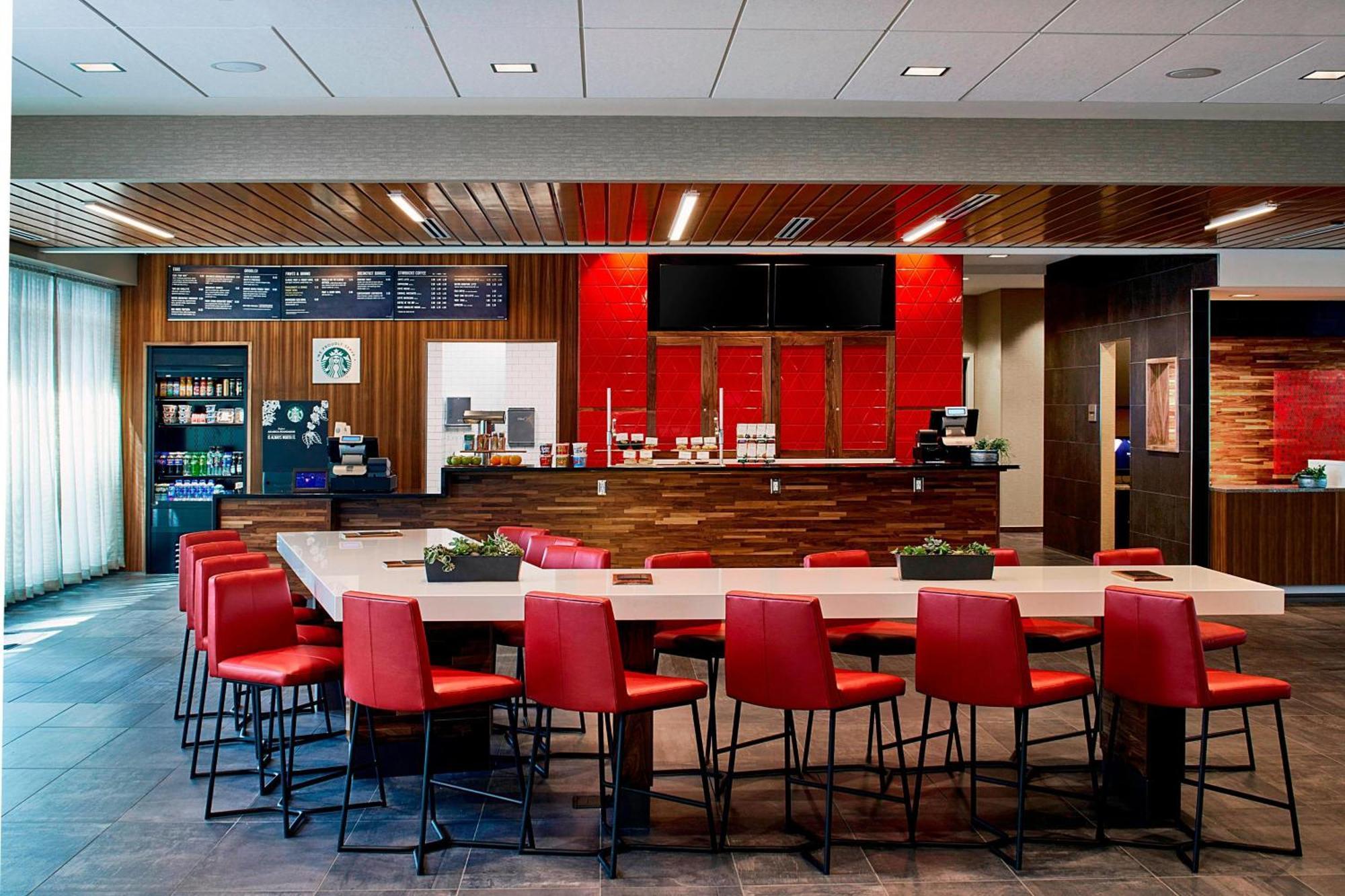 Courtyard By Marriott Minneapolis West Сейнт Луис Парк Екстериор снимка